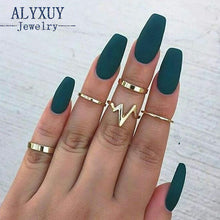 Lightning waves finger ring